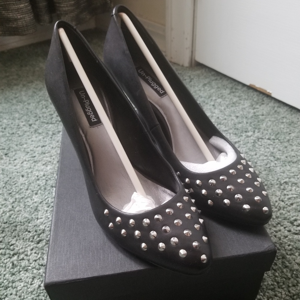 edgy blackout wedges